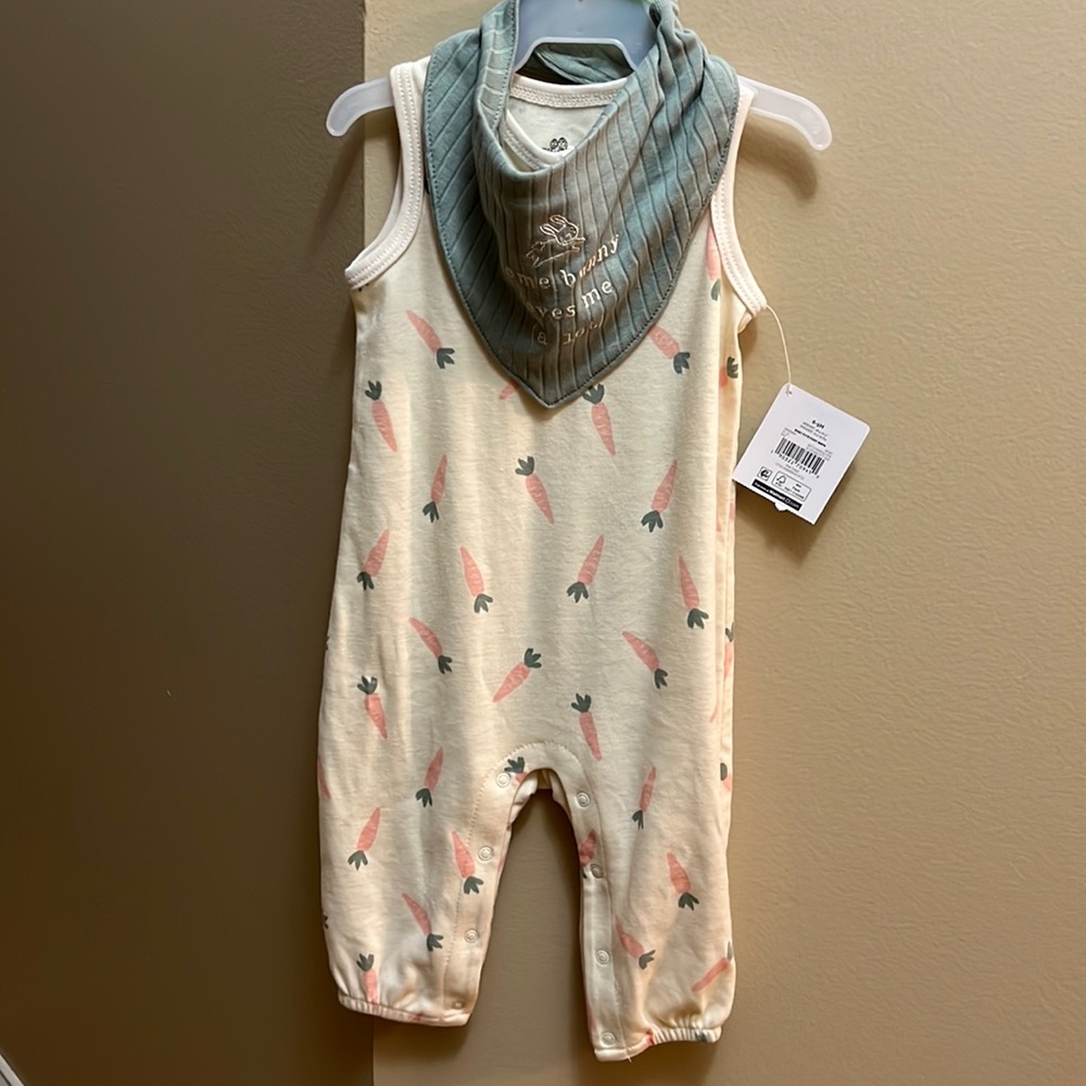 6-9 month gender neutral button Easter outfit!
